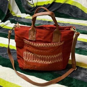Mercado Global Chic Red and Brown Tote Bag